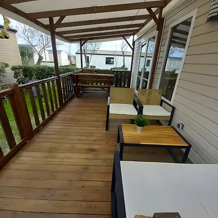 Mobil-home Au Castellas פארק נופש *